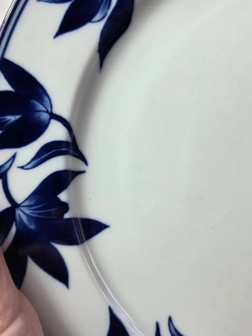 ONE Pier 1 Ming Dinner Plate White with Blue Leaves and Flowers